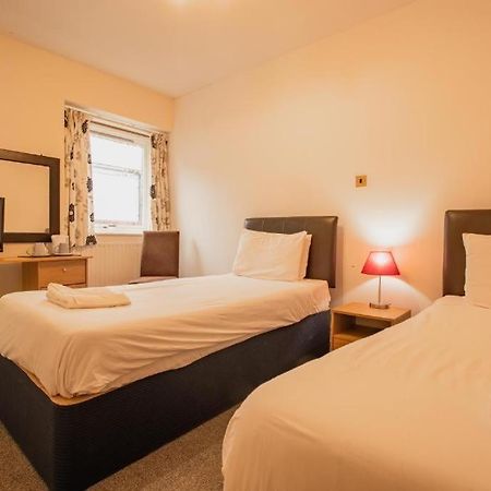 The Ben Mhor Hotel, Bar & Restaurant Grantown-on-Spey Экстерьер фото