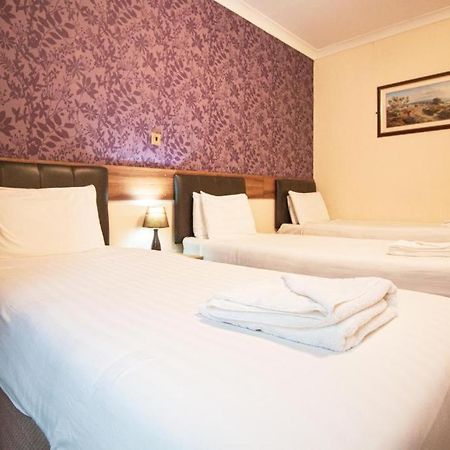 The Ben Mhor Hotel, Bar & Restaurant Grantown-on-Spey Экстерьер фото