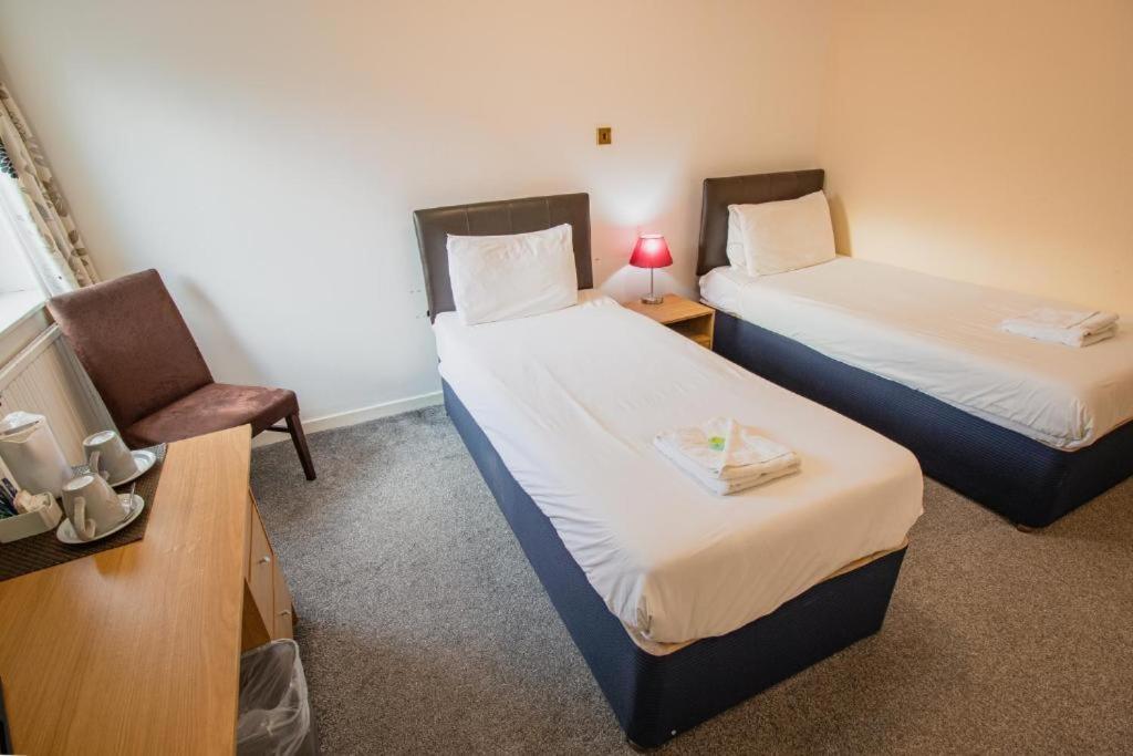 The Ben Mhor Hotel, Bar & Restaurant Grantown-on-Spey Экстерьер фото