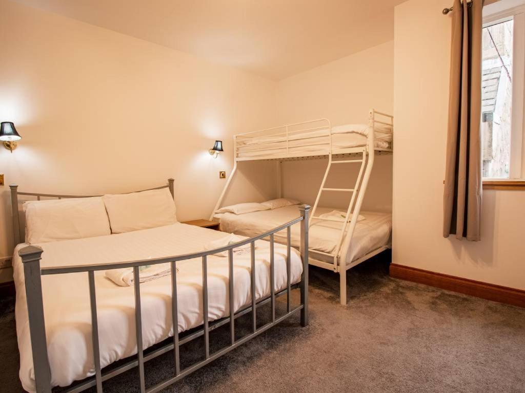The Ben Mhor Hotel, Bar & Restaurant Grantown-on-Spey Экстерьер фото