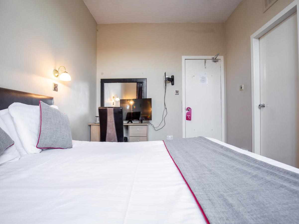 The Ben Mhor Hotel, Bar & Restaurant Grantown-on-Spey Экстерьер фото