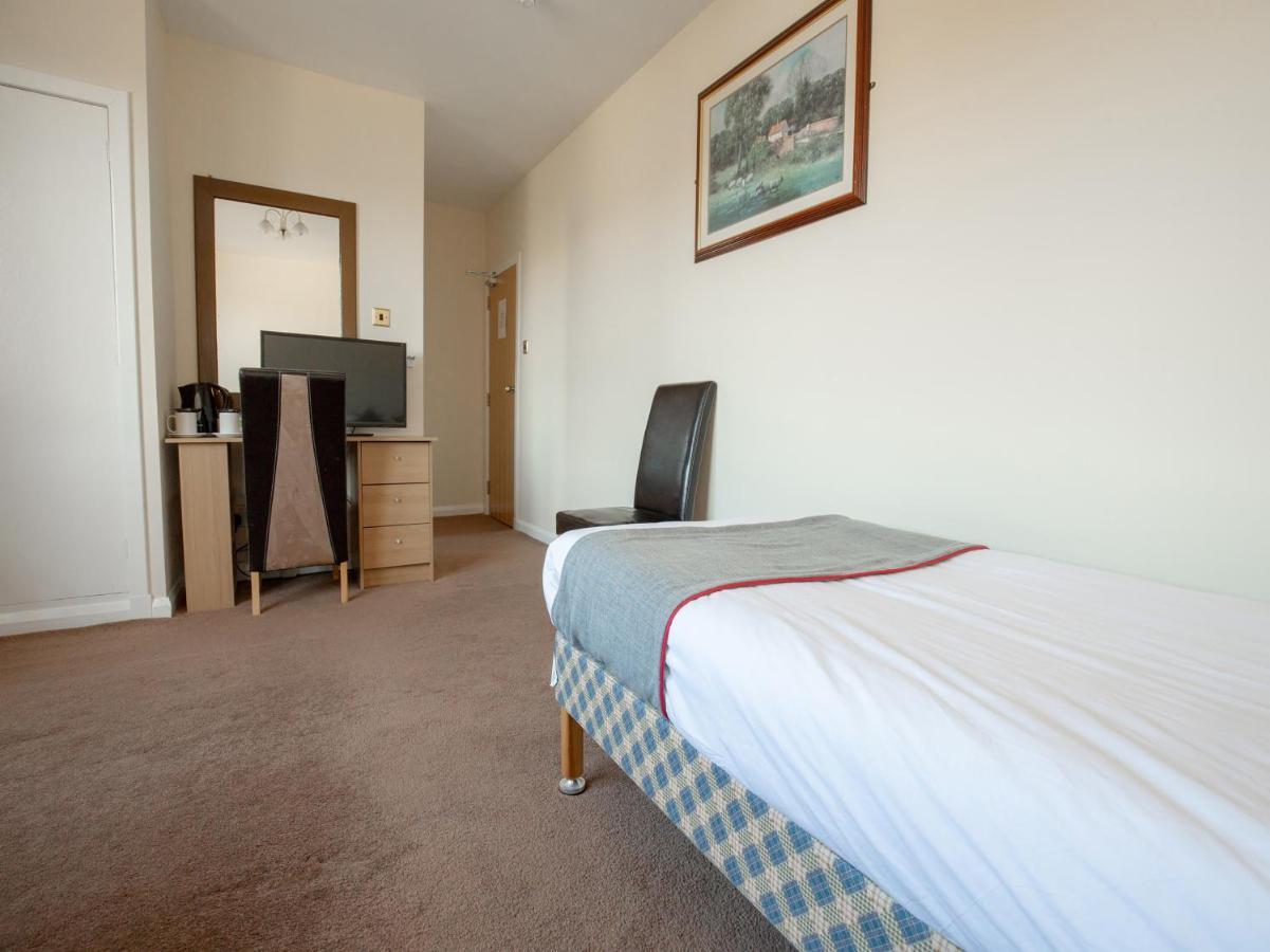 The Ben Mhor Hotel, Bar & Restaurant Grantown-on-Spey Экстерьер фото