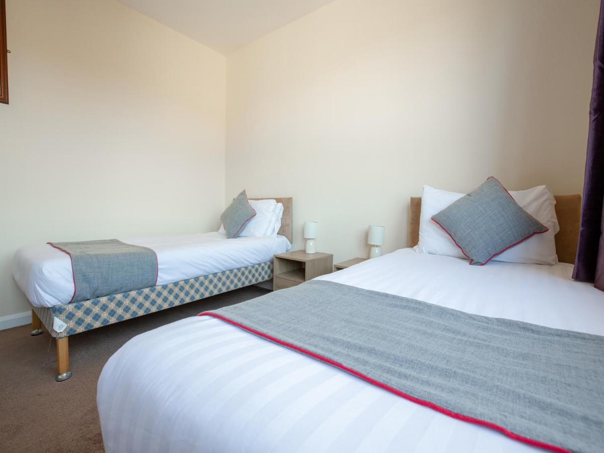 The Ben Mhor Hotel, Bar & Restaurant Grantown-on-Spey Экстерьер фото