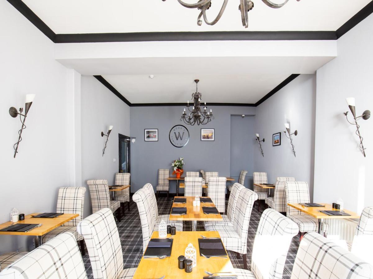 The Ben Mhor Hotel, Bar & Restaurant Grantown-on-Spey Экстерьер фото