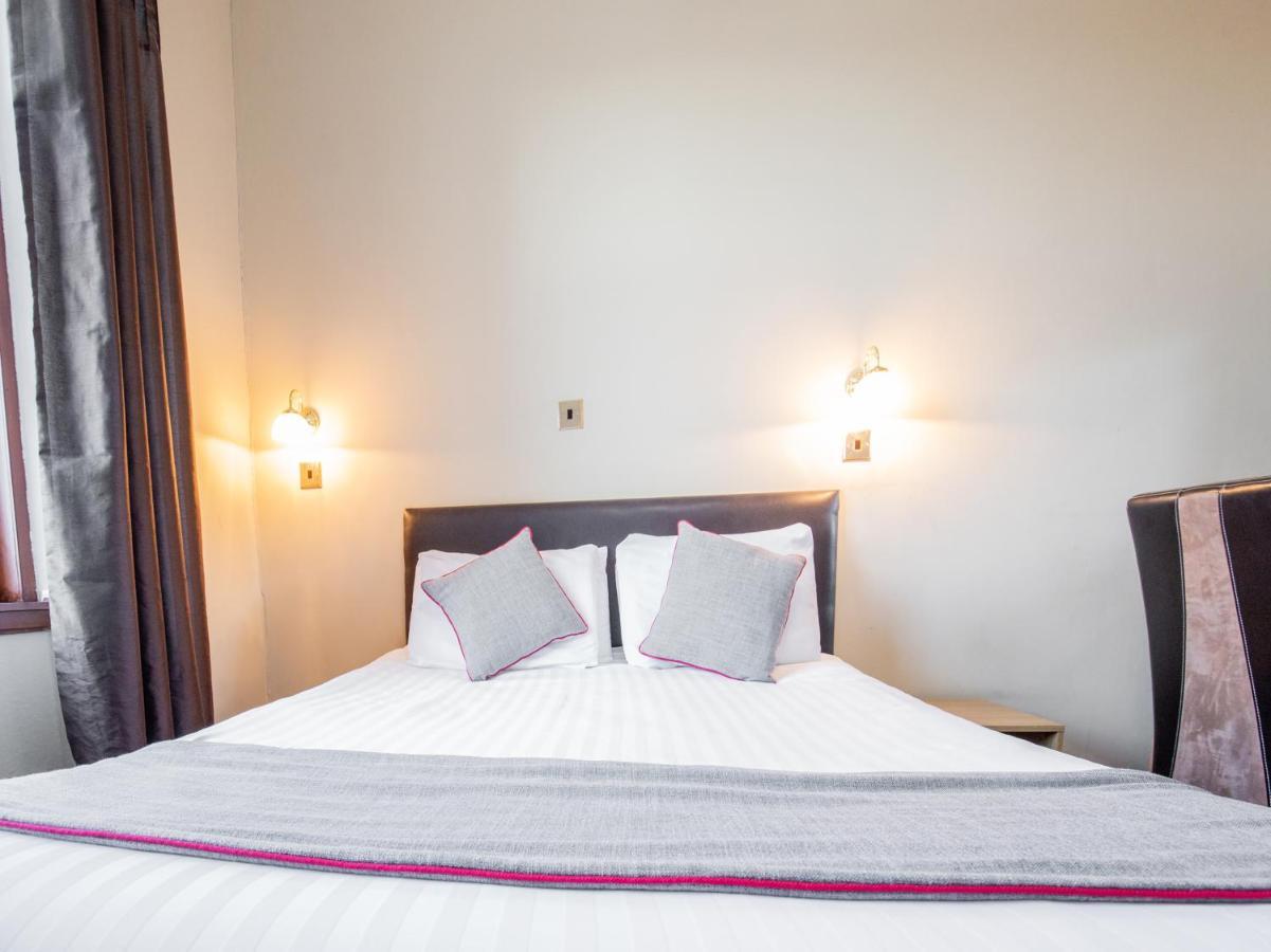 The Ben Mhor Hotel, Bar & Restaurant Grantown-on-Spey Экстерьер фото