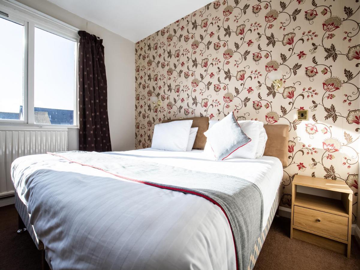 The Ben Mhor Hotel, Bar & Restaurant Grantown-on-Spey Экстерьер фото