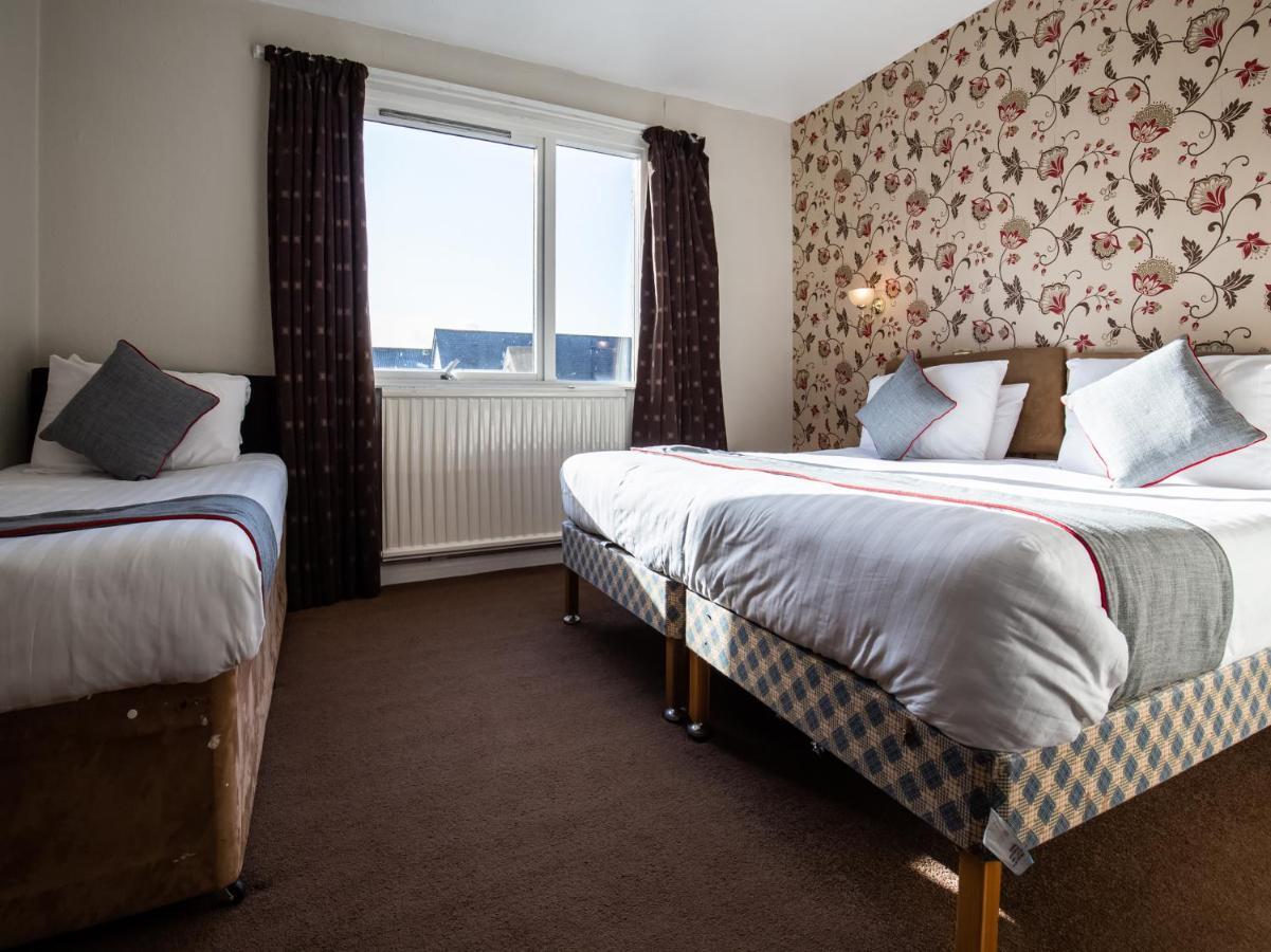 The Ben Mhor Hotel, Bar & Restaurant Grantown-on-Spey Экстерьер фото