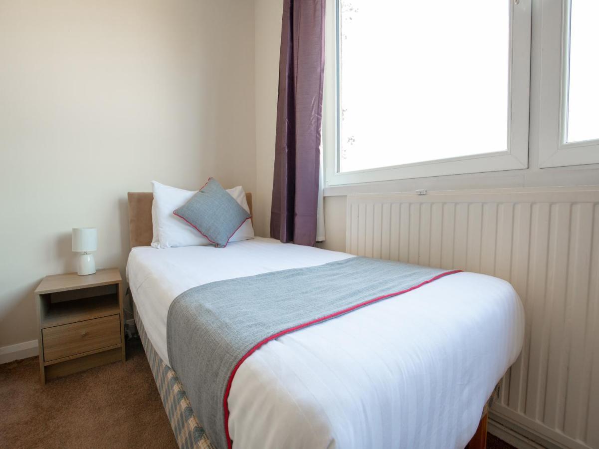 The Ben Mhor Hotel, Bar & Restaurant Grantown-on-Spey Экстерьер фото