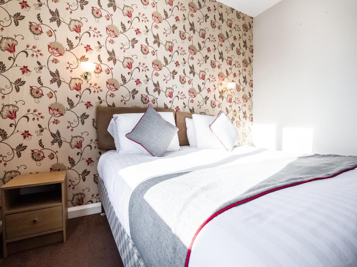 The Ben Mhor Hotel, Bar & Restaurant Grantown-on-Spey Экстерьер фото